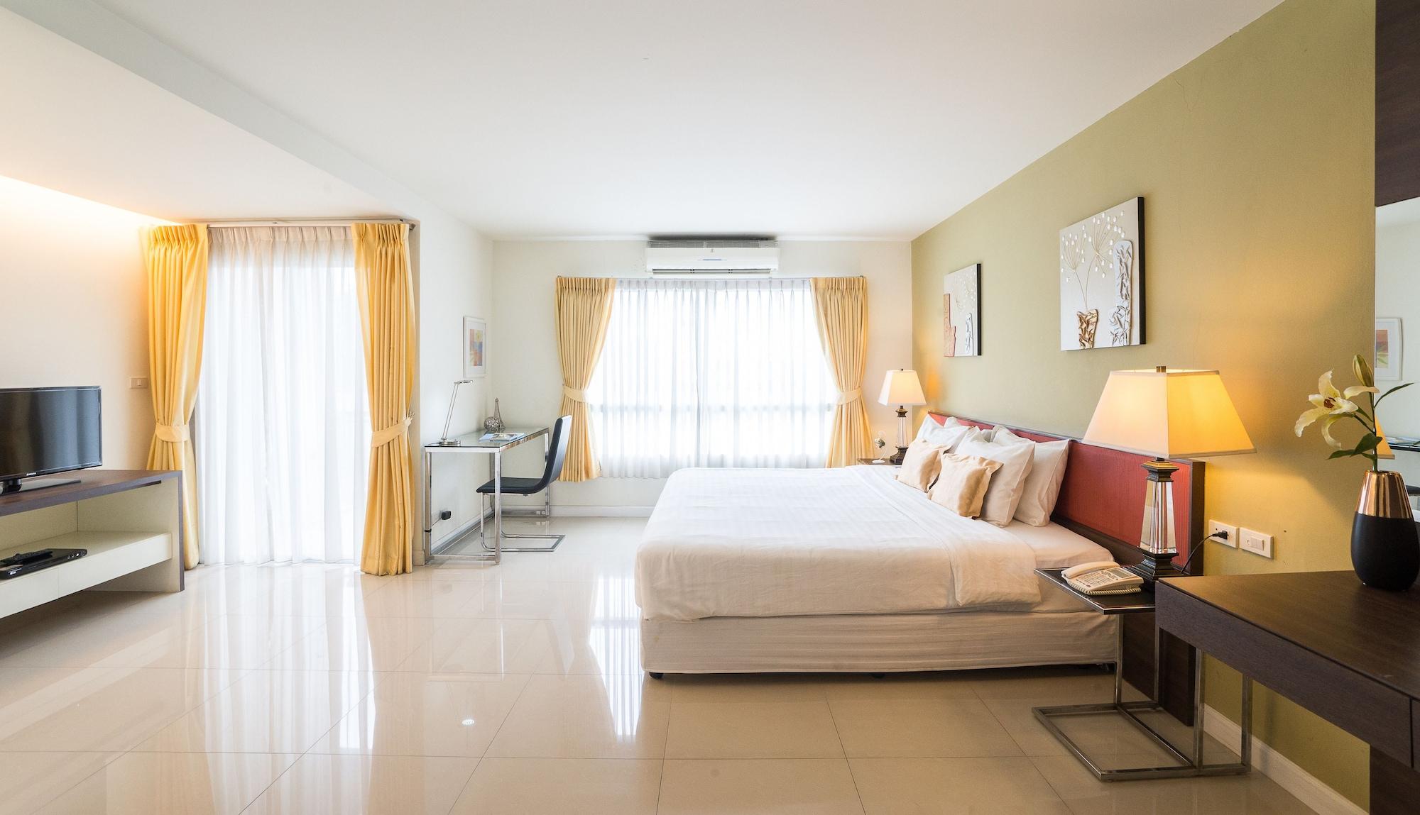 Beyond Suite Bangkok Exterior photo