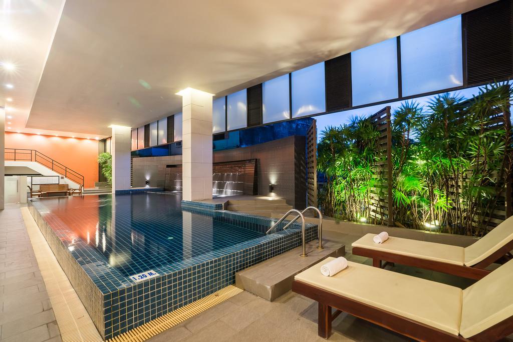 Beyond Suite Bangkok Exterior photo